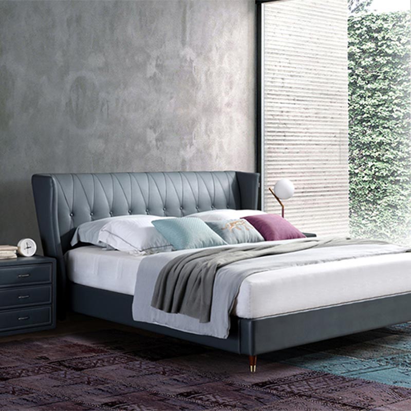 Легло от масивно дърво, изцяло обвито с кожа